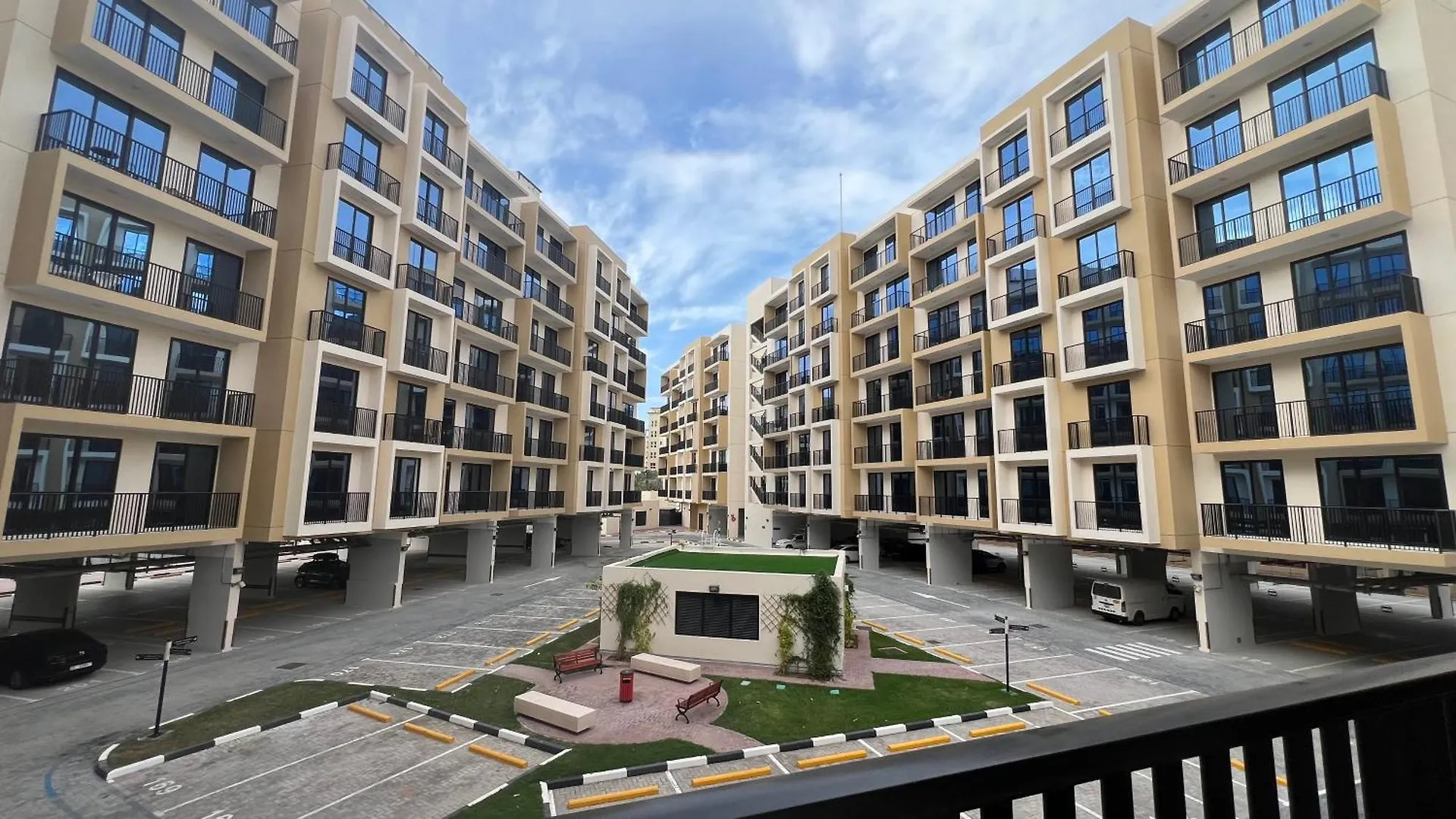 Elegant One-Bedroom Apartment In Marina Al Hamrah Village Ras al-Khaimah 0*,  United Arab Emirates