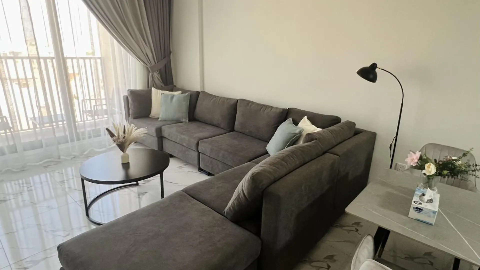 Elegant One-Bedroom Apartment In Marina Al Hamrah Village Ras al-Khaimah